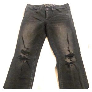 American Eagle black denim distressed jeggings